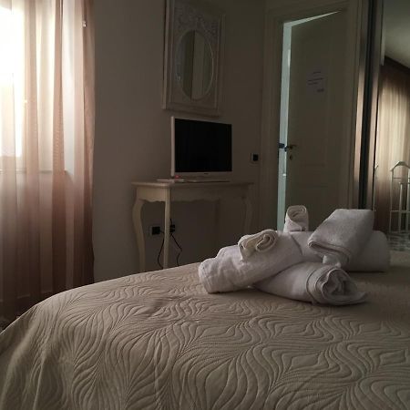 La Corte Del Re Borbone Bed & Breakfast Caserta Luaran gambar