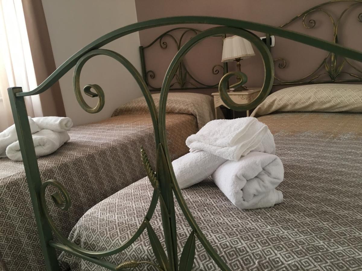 La Corte Del Re Borbone Bed & Breakfast Caserta Luaran gambar
